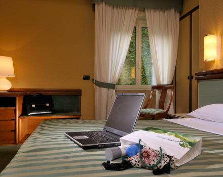 BUSINESS ROOM