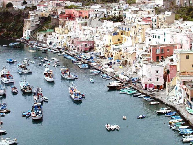Capri E Ischia - Visitare Napoli Stai per visitare Napoli e non hai ancora trovato un hotel? Prenota al Best Western Hotel Paradiso