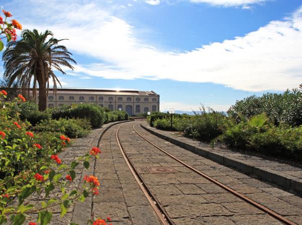 Museo Pietrarsa Il Museo Pietrarsa è uno dei più importanti centri di archeologia industriale del nostro Paese e polo nazionale di cultura ferroviaria.