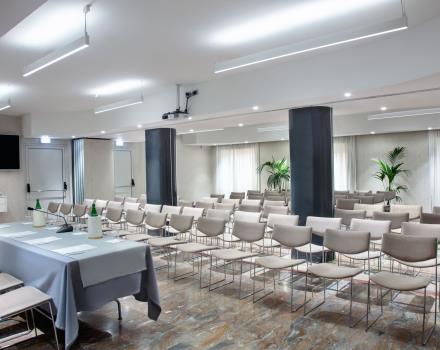 La salle de réunion Posillipo de l’hôtel Paradiso peut accueillir jusqu’à 80 personnes
