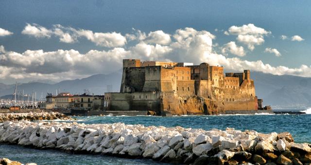 Risultati immagini per castel dell ovo