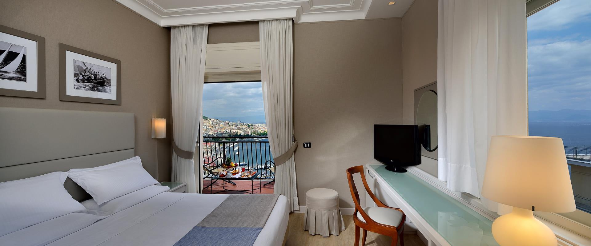 Habitación Doble con vistas al mar al otro lado del golfo de Nápoles - Hotel Paradiso Naples
