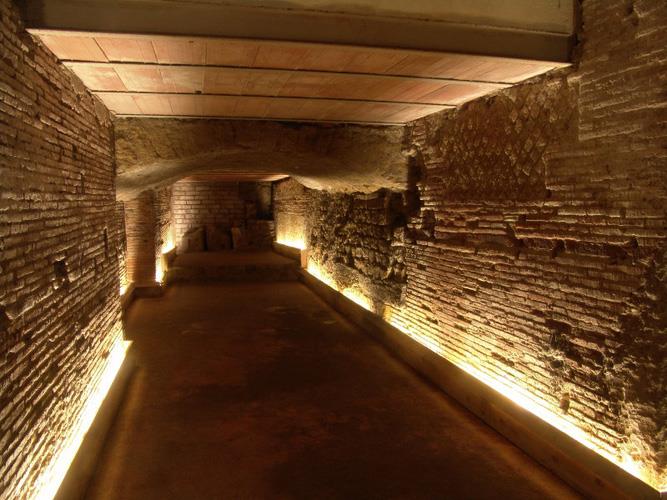 Napoli Sotterranea - Visitare Napoli Stai per visitare Napoli e non hai ancora trovato un hotel? Prenota al Best Western Hotel Paradiso