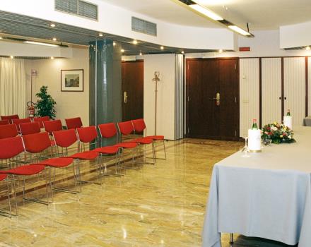 BW Signature Collection Hotel Paradisoの会議室をみて、ナポリでのイベントを開催する