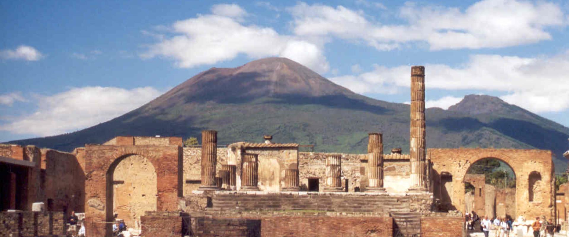 Discover the archaeological site of Pompeii and reserve your room at the BW Signature Collection Hotel Paradiso!