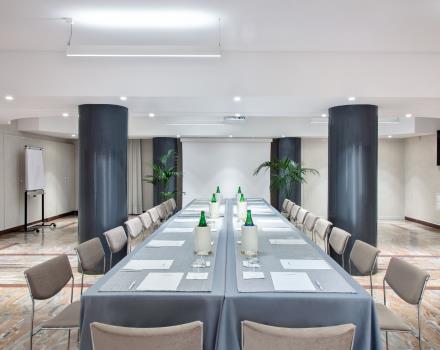 Meeting Room Posillipo Hotel Paradiso, square layout: 22 people