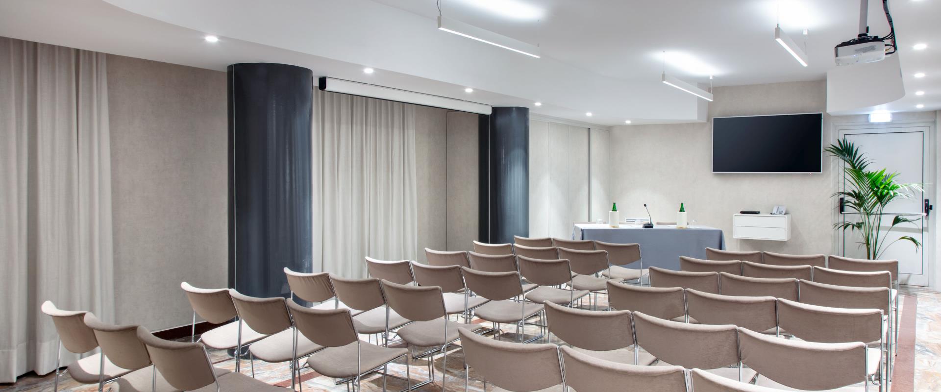 Der Ischia Meeting Room des Hotels Paradiso in Neapel bietet Platz für bis zu 42 Personen
