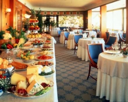 ¿Quieres un hotel en Napoles con restaurante? Escoge BW Signature Collection Hotel Paradiso.