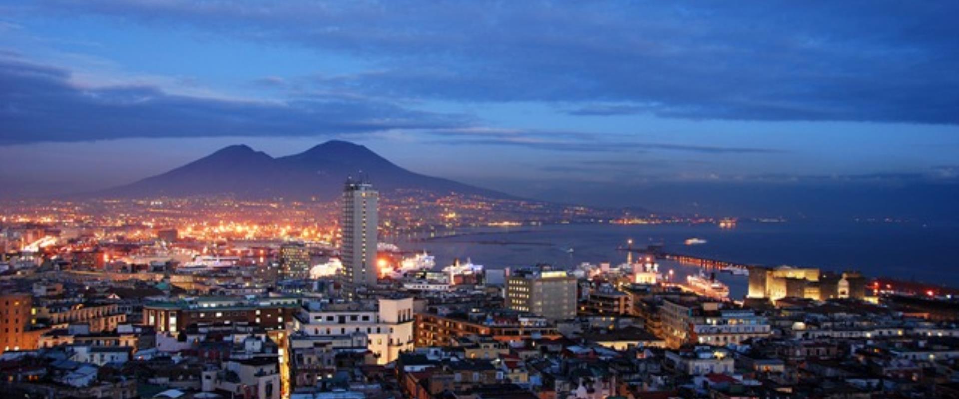 The sum of the Hill of Posillipo, guests can enjoy the view on the Phlegraean fields "and its breathtaking panorama then Bellevue del Golfo di Napoli.