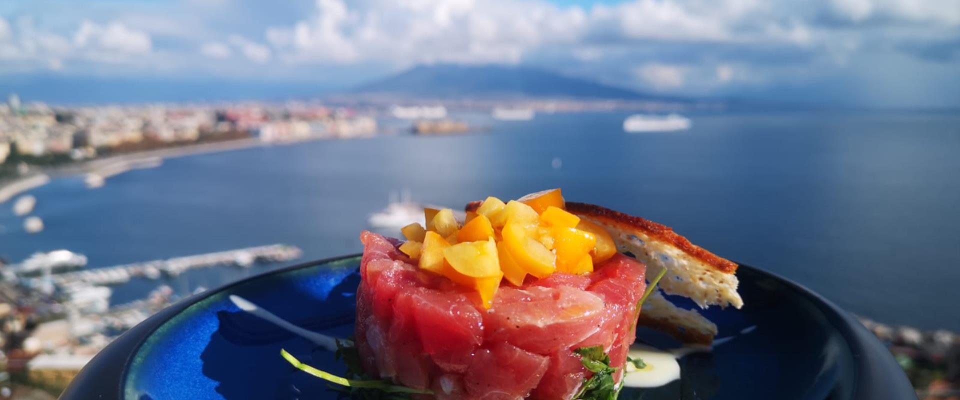 Piatti e vista esclusivi al Paradisoblanco, ristorante dell''Hotel Paradiso Napoli