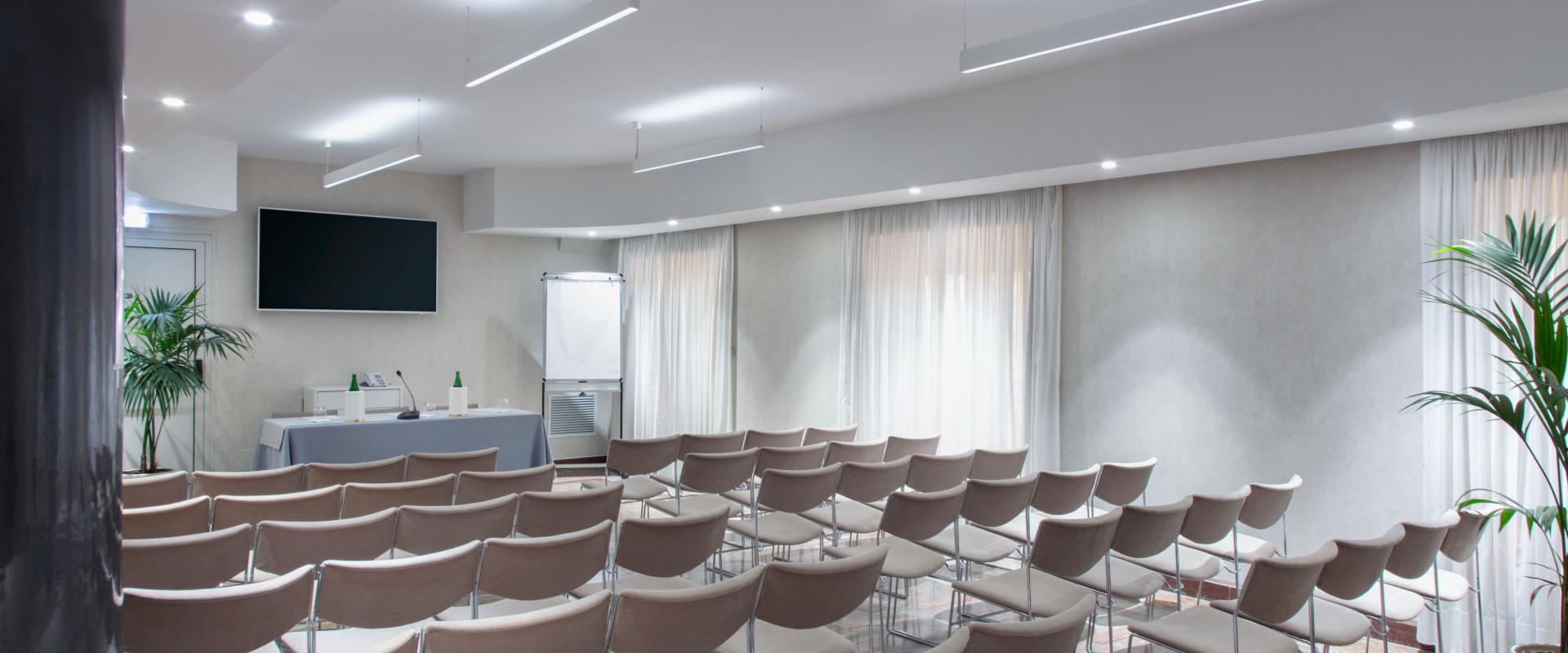 Der Procida Meeting Room im Hotel Paradiso in Neapel bietet Platz für bis zu 52 Personen