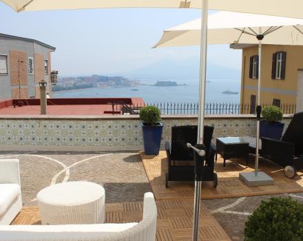 ホテル パラダイスから眺めることができますナポリの湾の素晴らしい景色を発見!