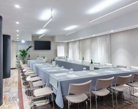 Meeting Room Procida Hotel Paradiso, horseshoe layout: 26 people