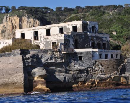 Scopri Posillipo con le escursioni del Gaiola Point, partner dell''Hotel Paradiso!