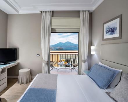 Ontdek de gedeeltelijke kamers met uitzicht op zee van Hotel Paradiso in Napels!