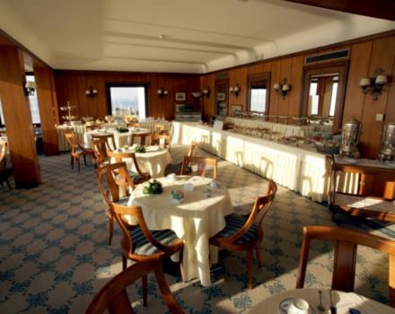Vous cherchez un hôtel à Naples avec un excellent restaurant? Réservez à l'hôtel BW Signature Collection Hotel Paradiso